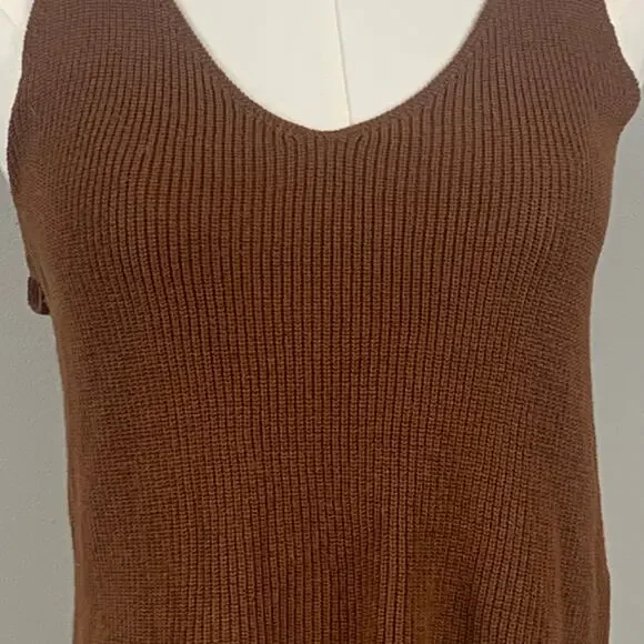 Forever 21 Brown Ribbed Knit V Neck Front & Back Tank Size Small - Picture 2 of 8